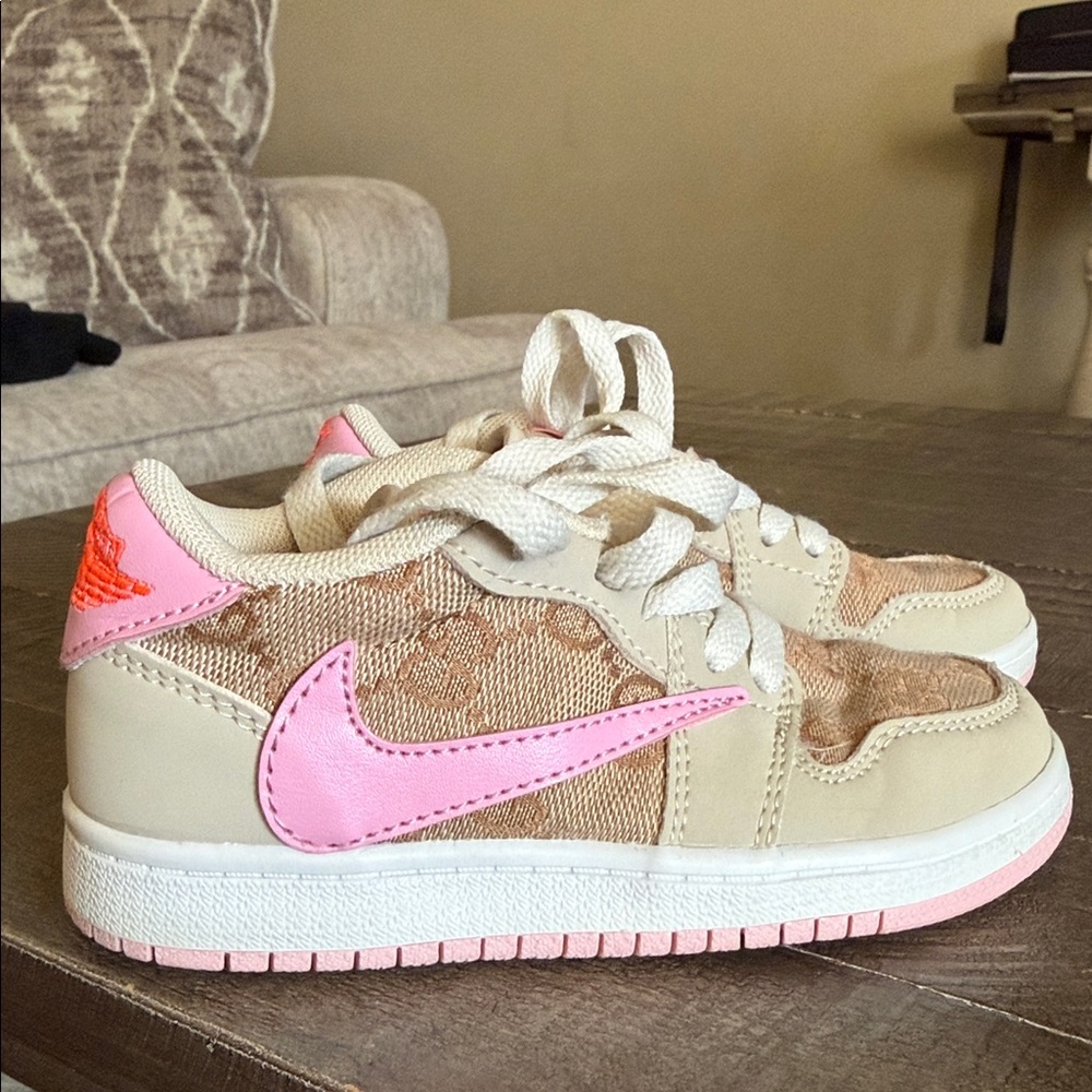 Nike Kids' Tan & Pink Low-Top Sneakers